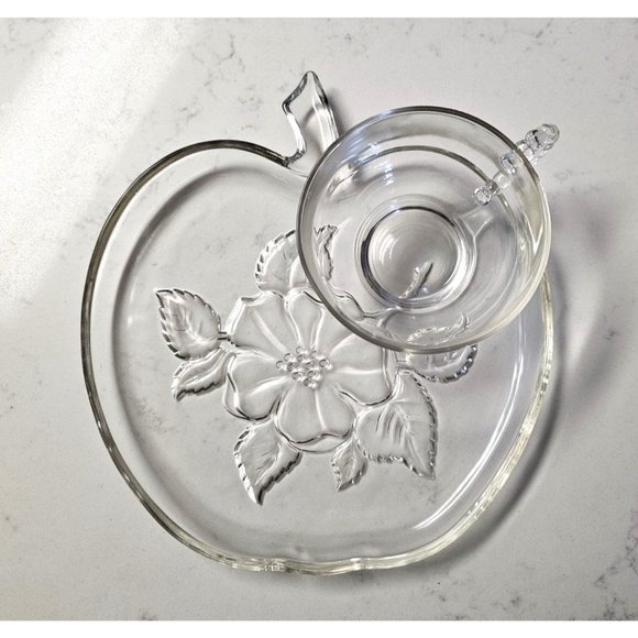 Hazel Atlas Apple Blossom Glass Plates and Cups Vintage dining‎ Set of 4 - Picture 1 of 8